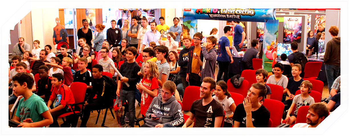 Publique regardant le tournois du Louveciennes Games Day HamburGame